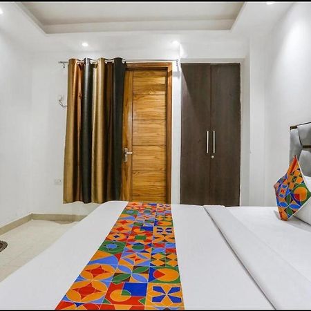 Hotel 24By7 New Delhi Exterior foto