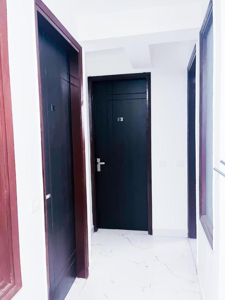 Hotel 24By7 New Delhi Exterior foto